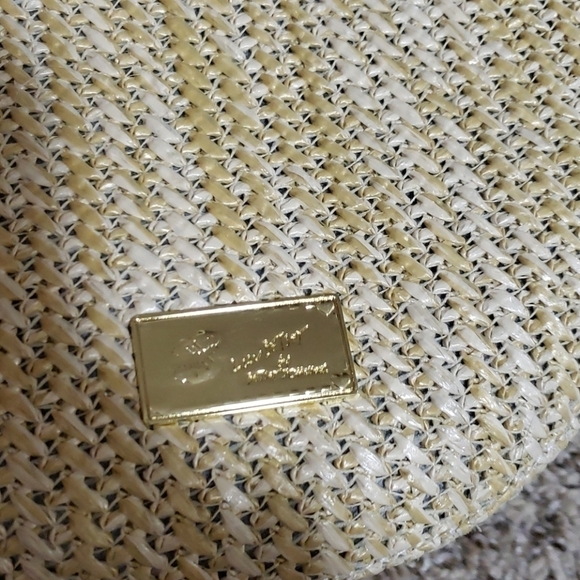 Nwt rainbow betsey Johnson round bag. - Picture 4 of 7